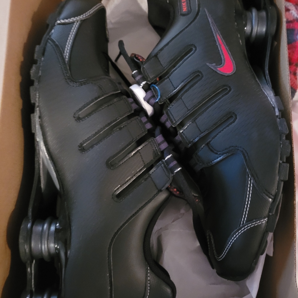 Brand new Nike shox NZ size 13